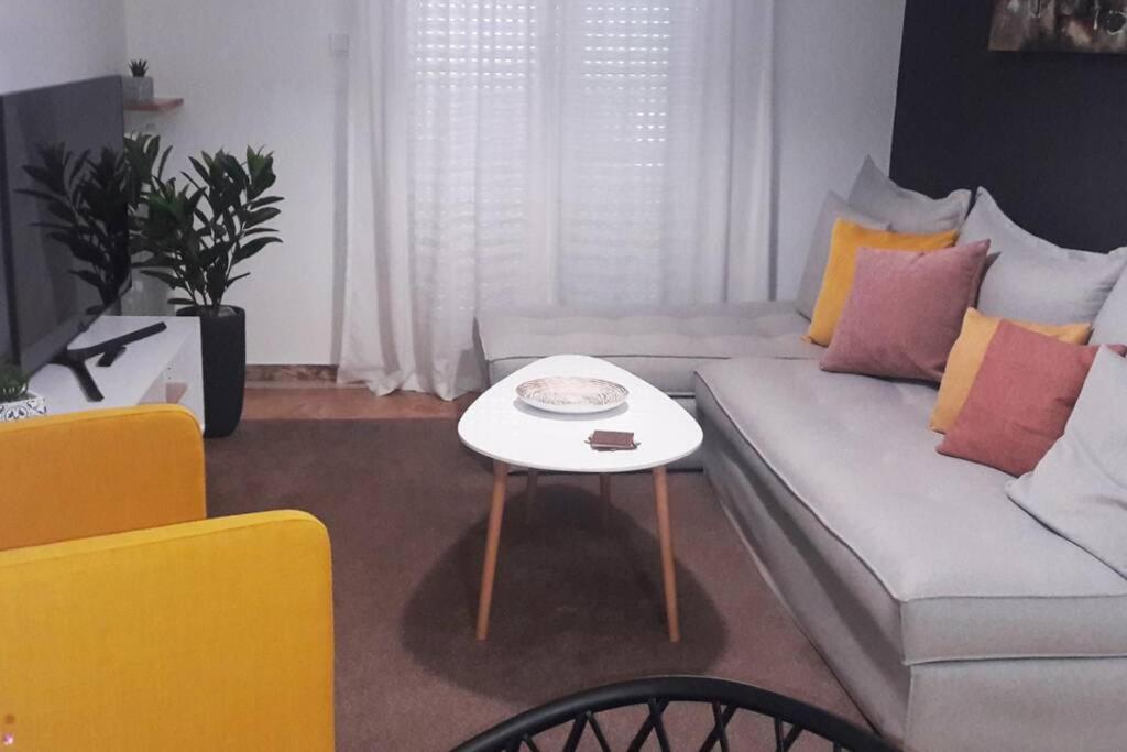 Elegant & Charming Apt. In The Hilton Area Leilighet Athen Eksteriør bilde