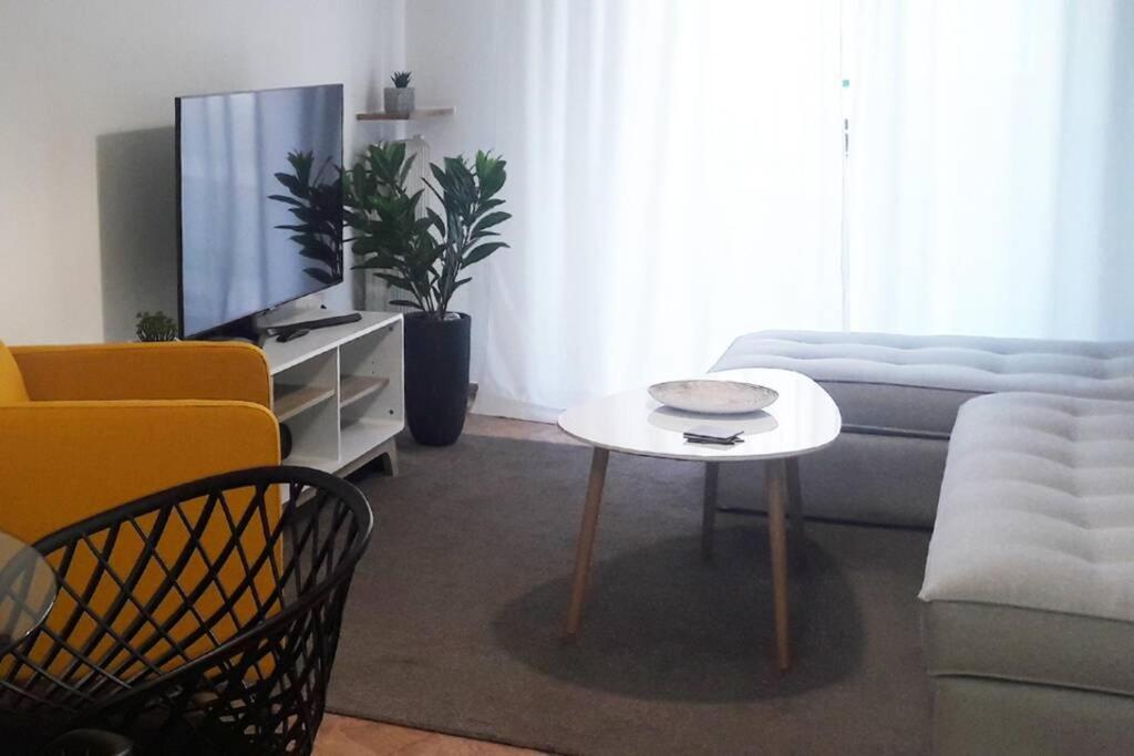 Elegant & Charming Apt. In The Hilton Area Leilighet Athen Eksteriør bilde